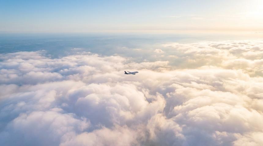 Сердце остановилось в небе: народный артист России Сергей Стадлер умер на борту самолёта в 63 года